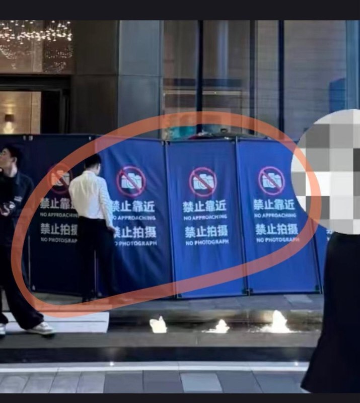 5月30日，深圳莱佛士发生电梯坠楼事件现场画面查看原文📝 引用推文:5月30日，深圳莱佛士疑似发生电梯坠楼事件