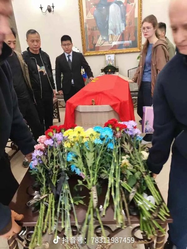 近日，一名参加俄罗斯志愿军的一名中国留学生阵亡，并获得隆重的葬礼