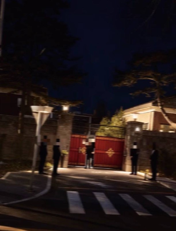 此前，1月21日晚，网传疑似张友侠北京住所门口，被便衣包围