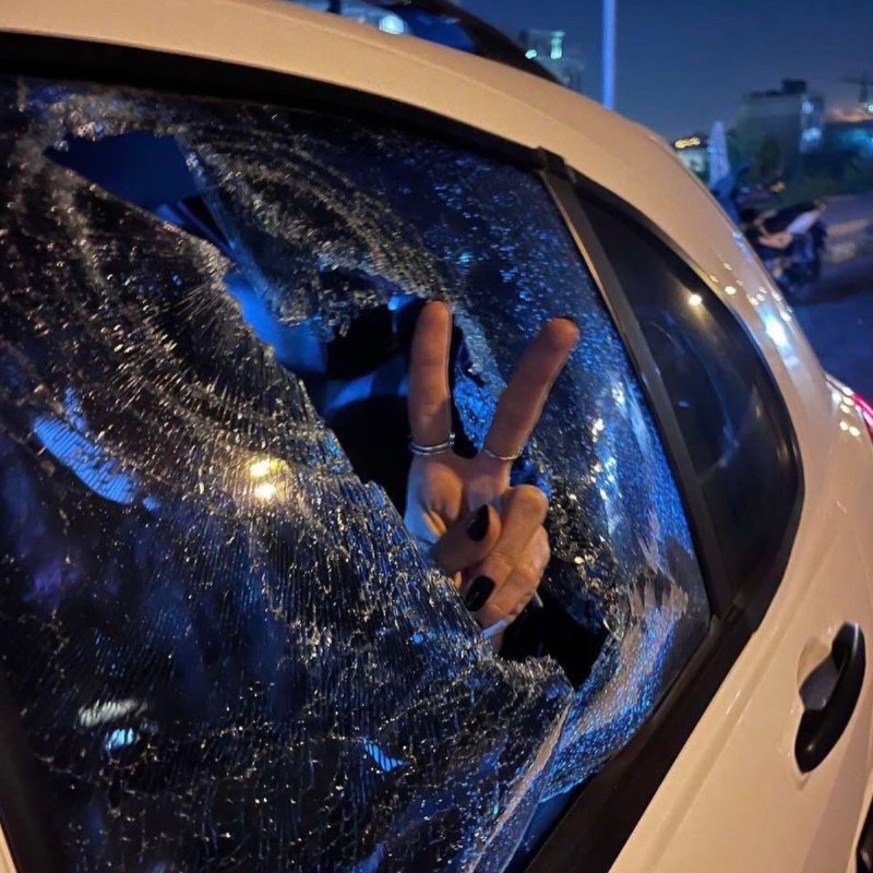 1月6日，伊朗街头的抗议者们查看原文1月6日，伊朗街头的抗议者们查看原文