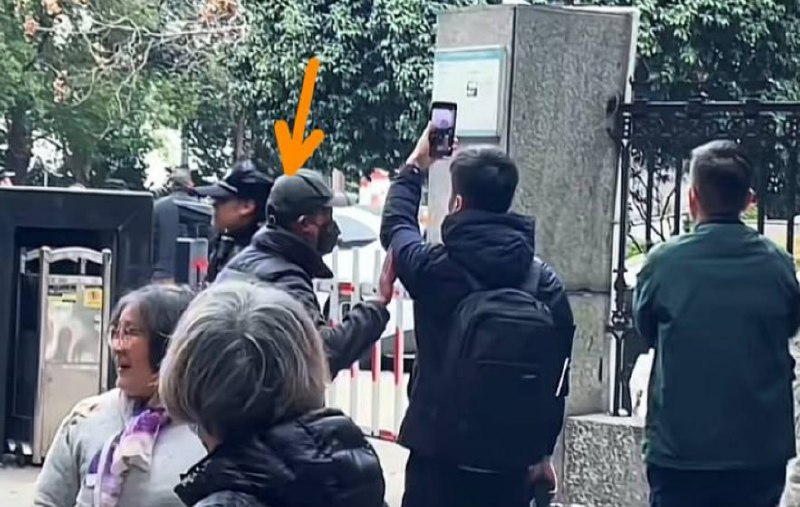 1月19日，宁波海曙区人民法院门口，许洛熙医疗事故责任纠纷案