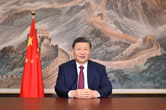 12月31日，习近平通过中央广播电视总台和互联网，发表了二〇二六年新年贺词