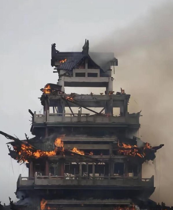 11月1日，张家港永庆寺庙曾发布 筑牢安全防火墙 ，永庆寺举行2025年年度消防演练