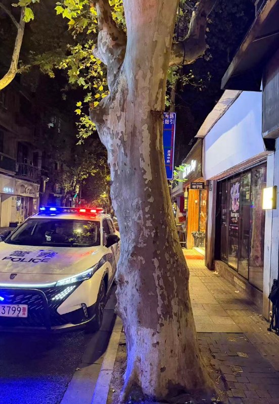 后续：警车整夜守在滨崎步主题咖啡店门口