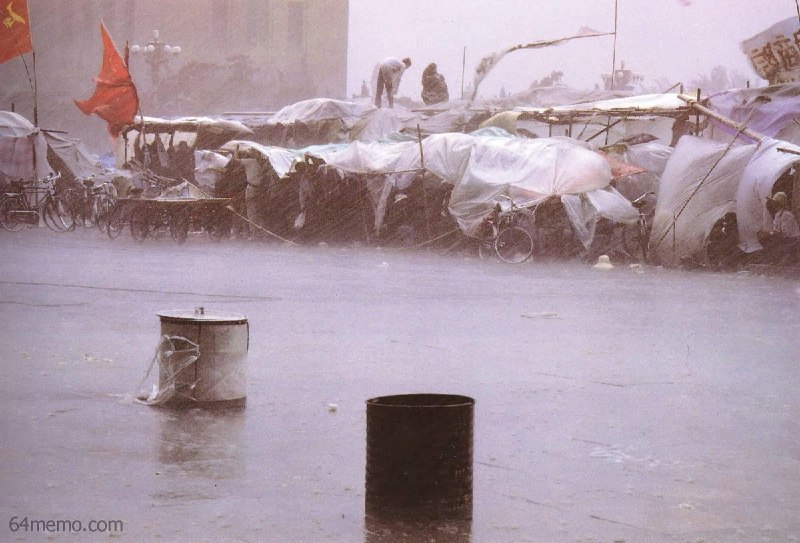 #你没看过的六四 系列图片展41989年的天安门广场，曾是一场关于自由与博爱的伟大实验