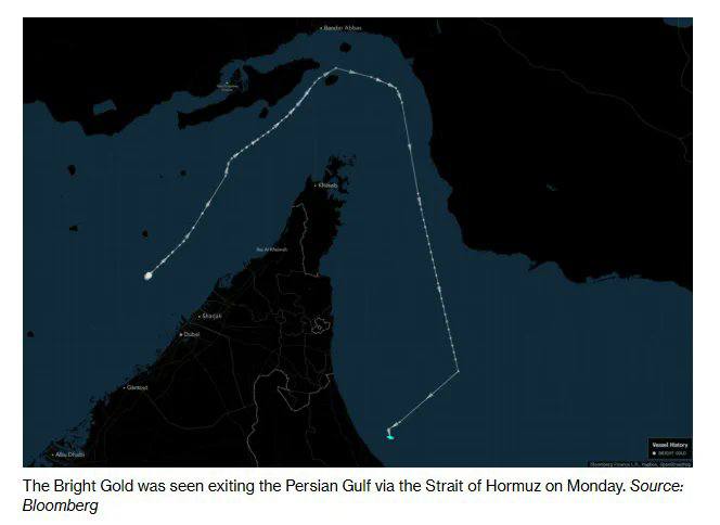 近日，一名中国船员在社交平台发布视频称，其所在油轮在接到伊斯兰革命卫队相关指引后，顺利通过霍尔木兹海峡