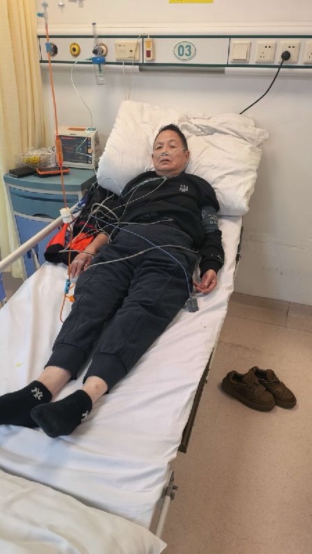 RT @Cyberxinfang: 上海维权人士沈艳秋：家人遭冒称“街道平安办”的外包人员骚扰恐吓，报警后涉事人员被放走 上海维权人士沈艳秋 @shenyanqiu2019…查看原文RT @Cyberxinfang: 上海维权人士沈艳秋：家人遭冒称“街道平安办”的外包人员骚扰恐吓，报警后涉事人员被放走 上海维权人士沈艳秋 @shenyanqiu2019…查看原文