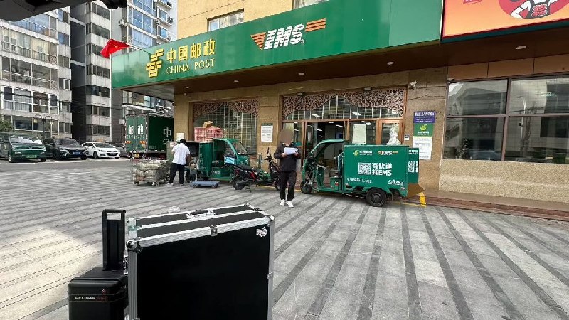 无人机寄离北京遇阻：政府指定EMS，EMS说发不了9月30日，一名网友发帖称，其朋友准备将无人机寄出北京，却在EMS寄递环节遇阻：“让把无人机发出京，政府指定EMS
