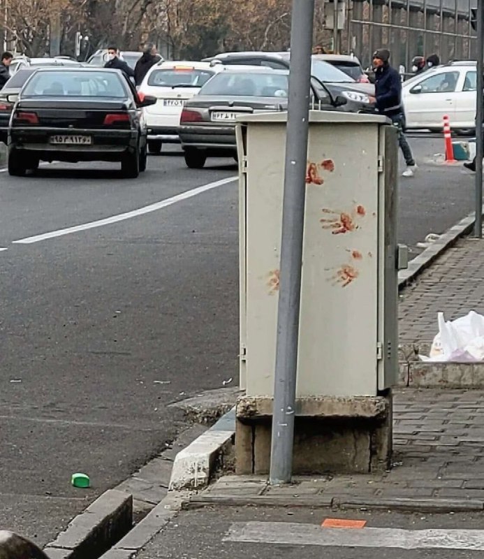 伊朗街头仍残留着反政府抗议者遭屠杀的痕迹查看原文