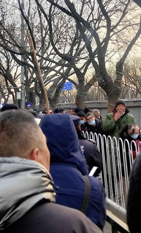 RT @Cyberxinfang: 今天的 #上访词典 词条是 找羊：指截访人员隔着围栏如狩猎一样搜索他们属地的访民