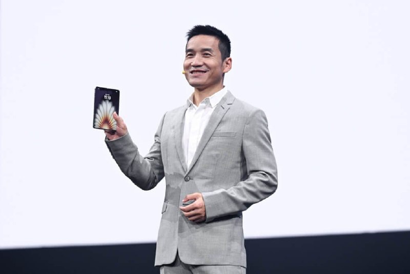 突发！一加CEO刘作虎被通缉，涉嫌砸5亿挖角70台湾工程师据台湾中央社报道，中国知名手机品牌一加（深圳万普拉斯科技有限公司）涉嫌未经主管机关许可在台湾招聘70多名研发工程师，并通过相关渠道累计汇入约新台币23亿元