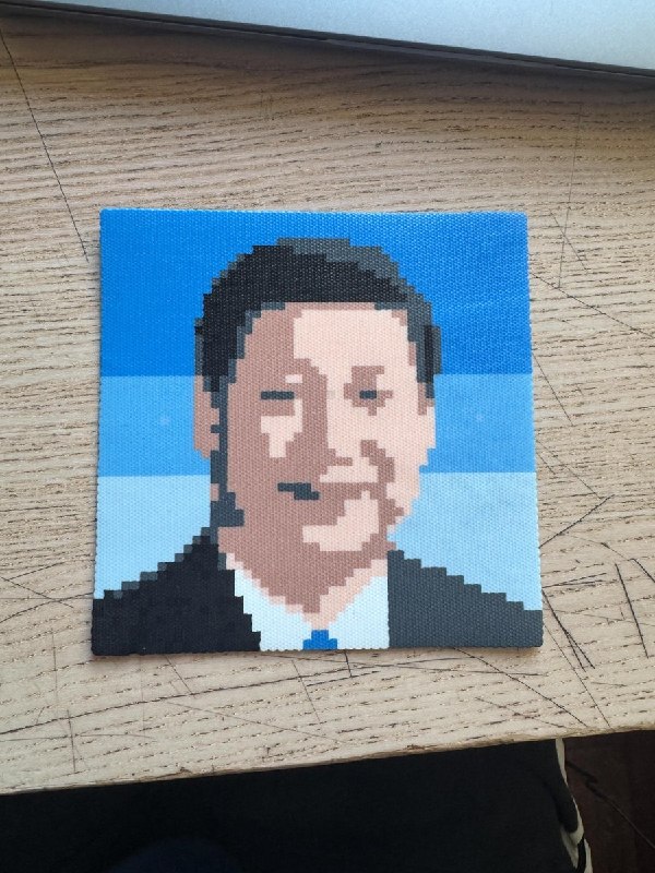 拼习习：从“伟大领袖”到拼豆挂件近日，有国内网友用拼豆制作习近平头像并在社交平台分享