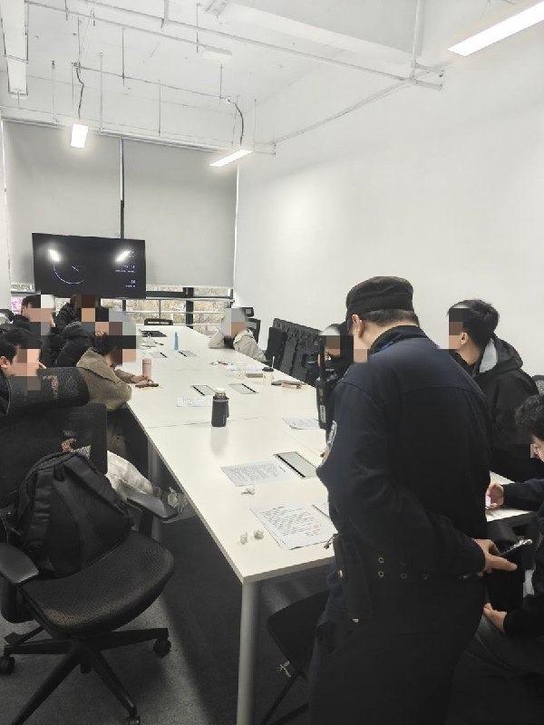 网友投稿：“罗永浩旗下品牌涉及割韭菜，涉案金额高达500万”“交个朋友”是罗永浩旗下投资的品牌，而“交个朋友” 创始人黄贺创立的品牌 “重新加载”因没有招商加盟资质，违规全国开展招商加盟