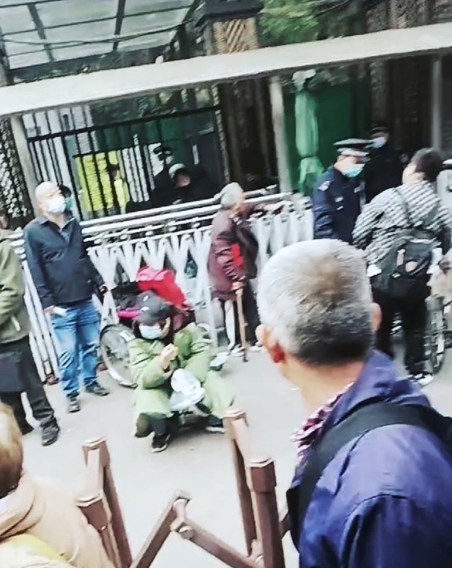 今天的 #上访词典 词条是甲二：中央纪委国家监委来访接待大厅，处理针对个人的检举