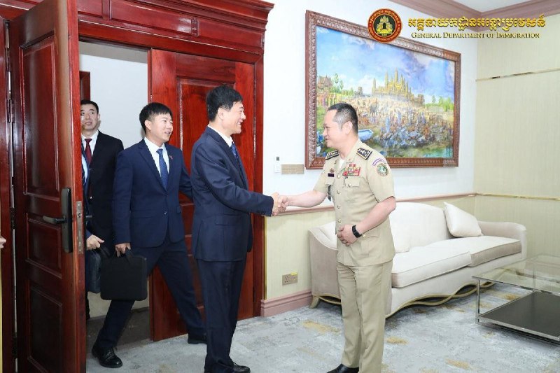1月13日，柬埔寨移民总局局长宋斯威那会见中国公安部部长助理刘忠义一行