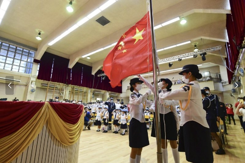 “中特社会主义香港历史教科书，强调奉公守法，对暴力零容忍”5月8日，CNA引述星岛头条的新闻：香港初中历史教科书改版