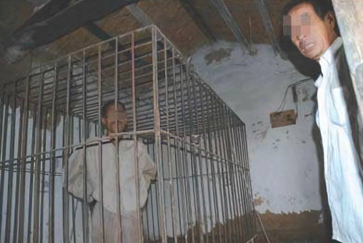 网友晒当年在章木头收容所被打致残和罚款证据