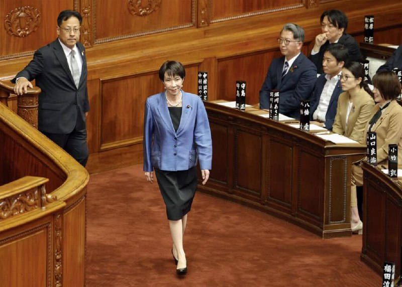 刚刚，高市早苗在众参两院的全体会议上被指名为第104任日本首相